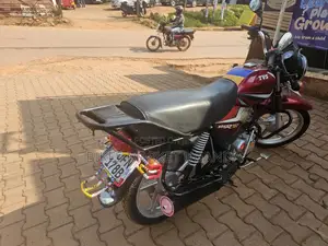 TVS HLX 125 2023 Red