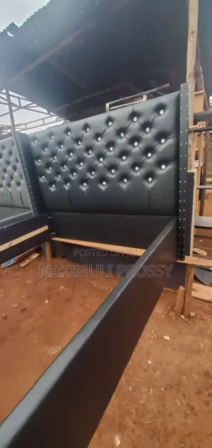 5by6 Tufted Black Leather Bed