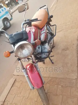 TVS HLX 125 2021 Red