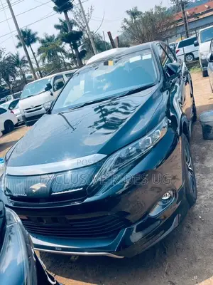 Toyota Harrier 2.0 2015 Black