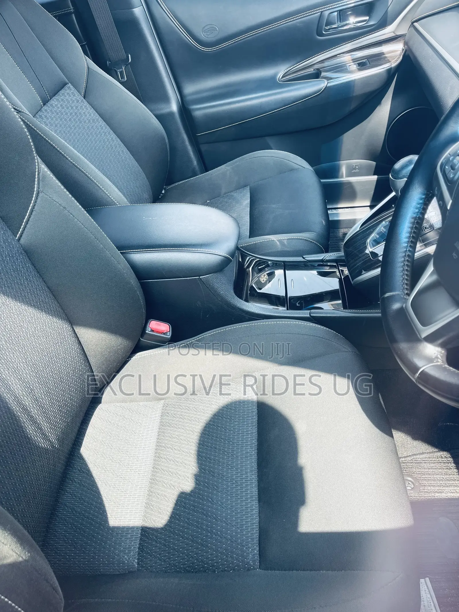 Toyota Harrier 2.0 2015 Black