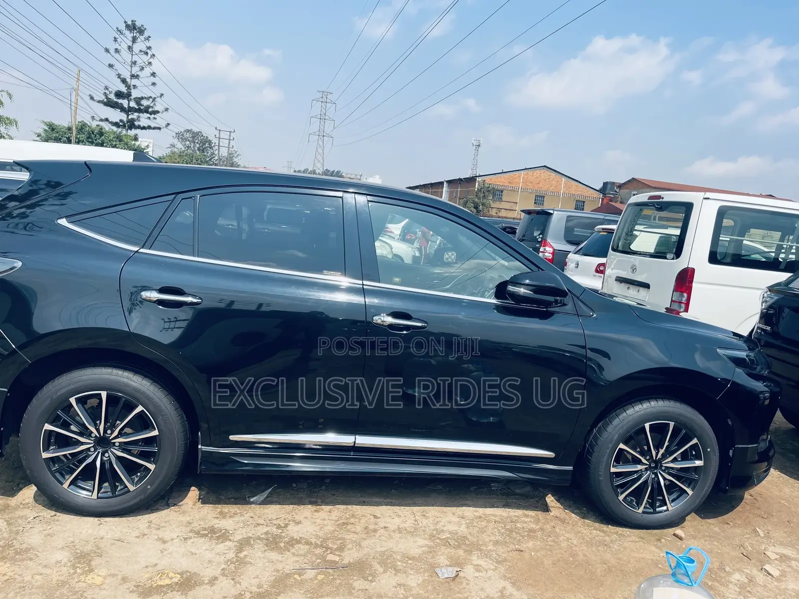 Toyota Harrier 2.0 2015 Black