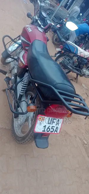 TVS HLX 125 2021 Red