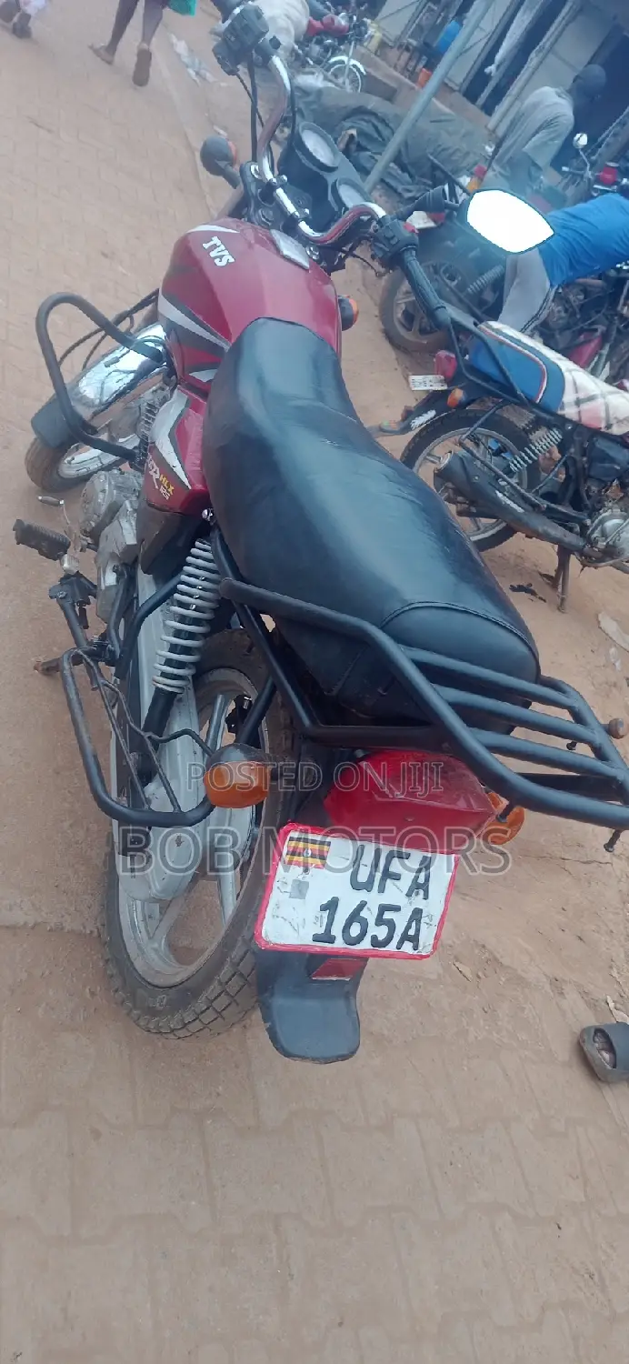 TVS HLX 125 2021 Red