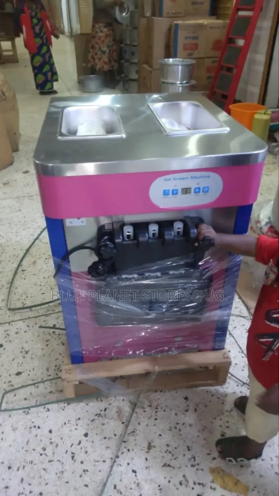 Automatic Ice Cream Machines \\ Table Soft Serve/Medium Size
