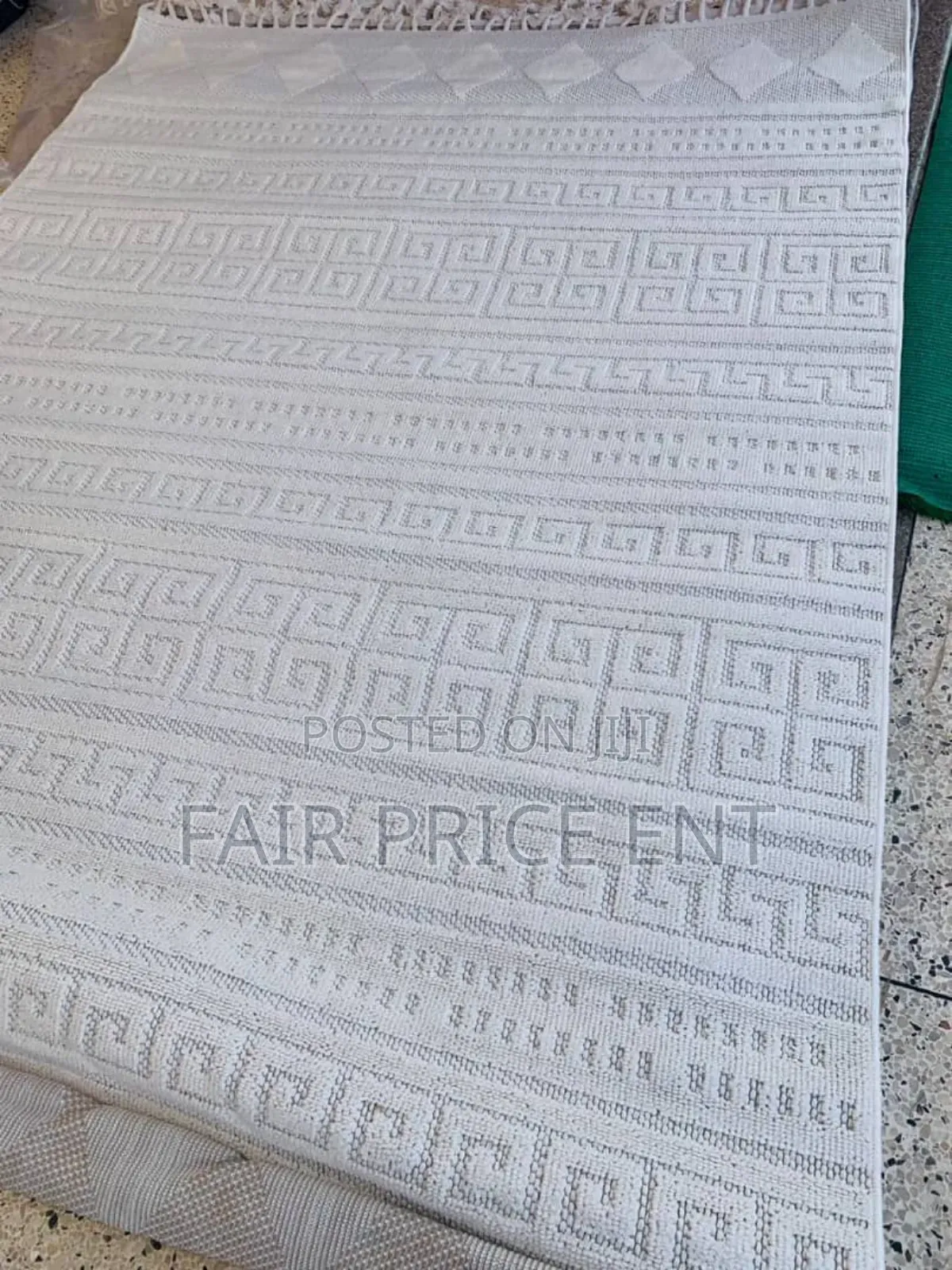 VIP Extra Large Size Center Carpets. 2*3 Metres .( White)