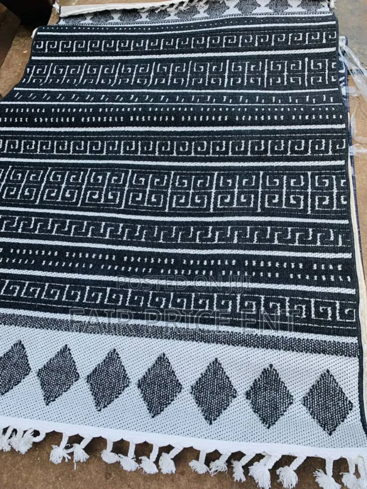 VIP Large Center Carpets. 2x 2.5 (Black)