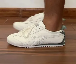 Onitsuka Tiger
MEXICO 66 Sneakers
