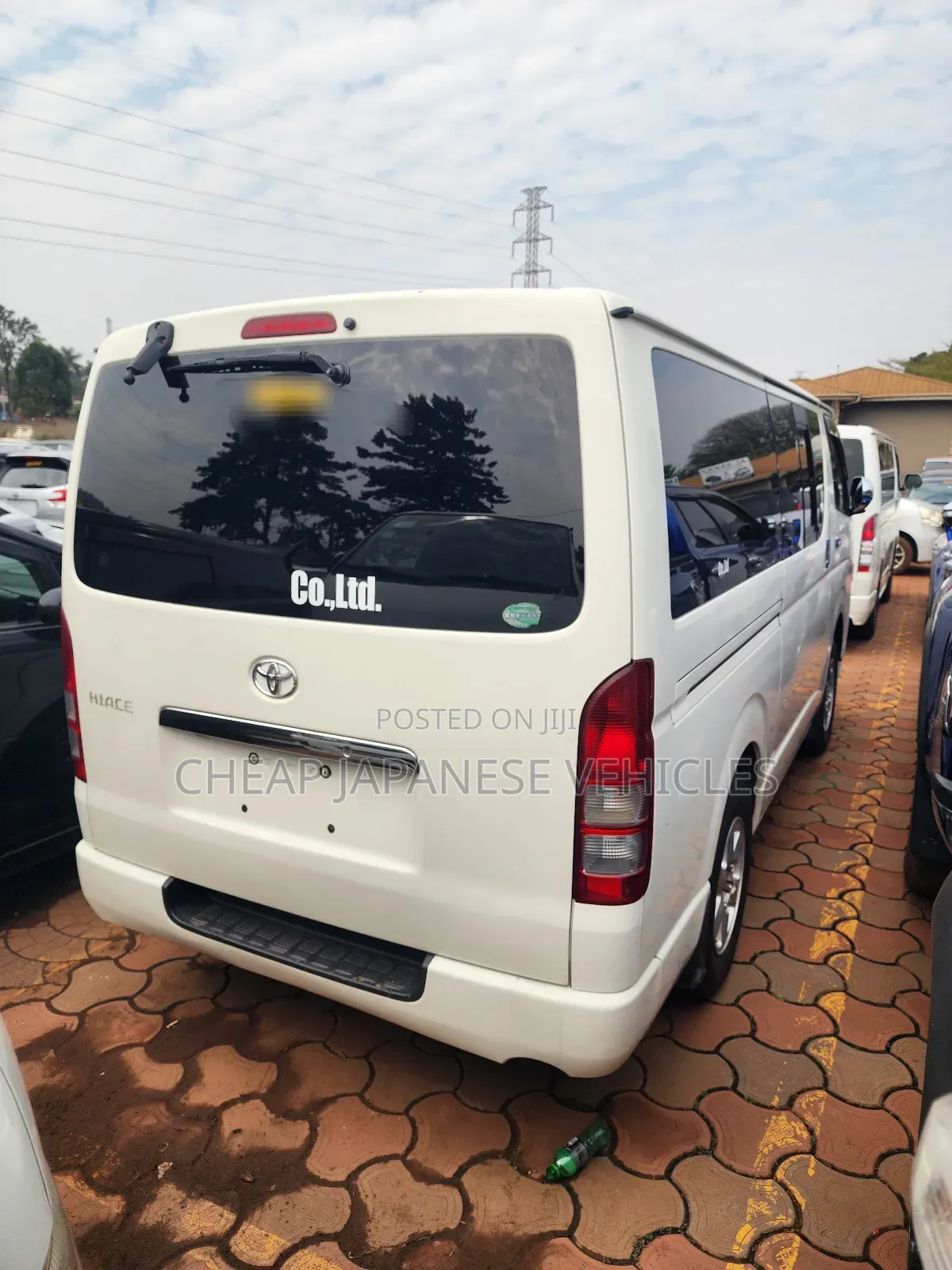 Toyota HiAce 2013 White