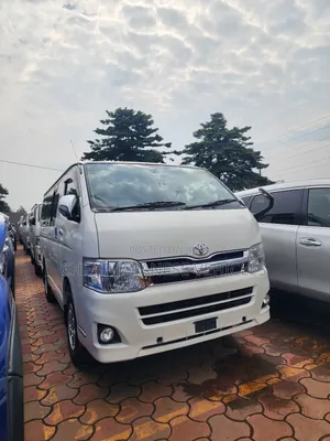 Toyota HiAce 2013 White