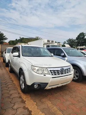 Subaru Forester 2011 Pearl