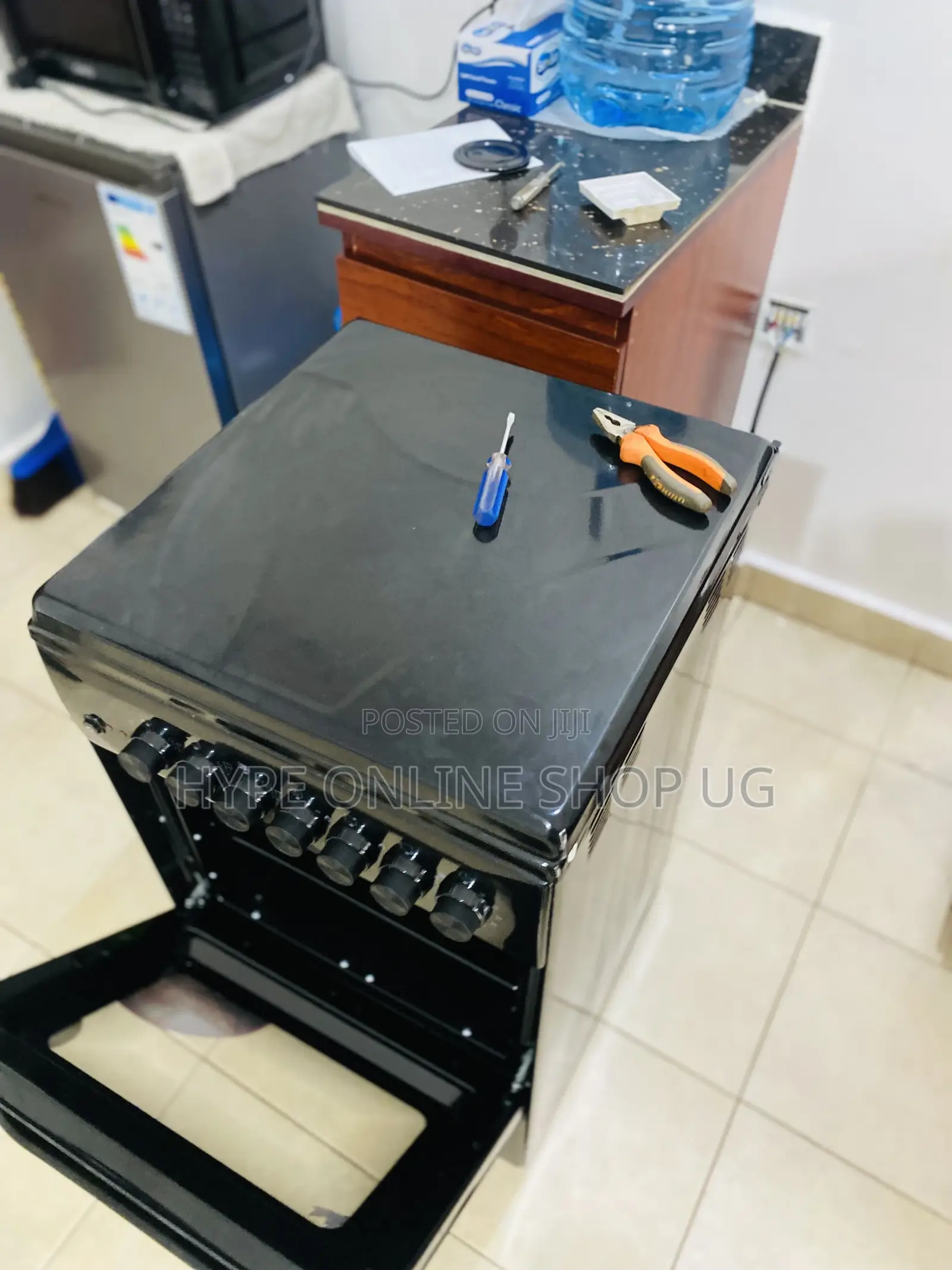Cooker Wall Power Installation and Plugging