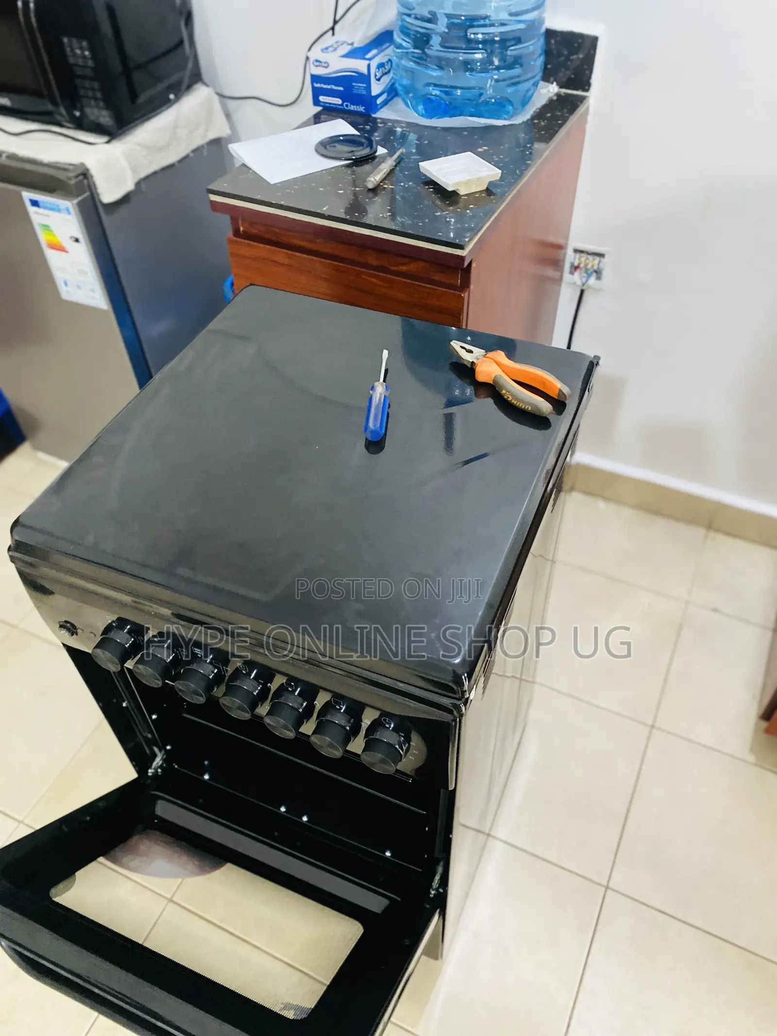 Cooker Wall Power Installation and Plugging