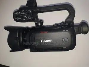 Canon XA30