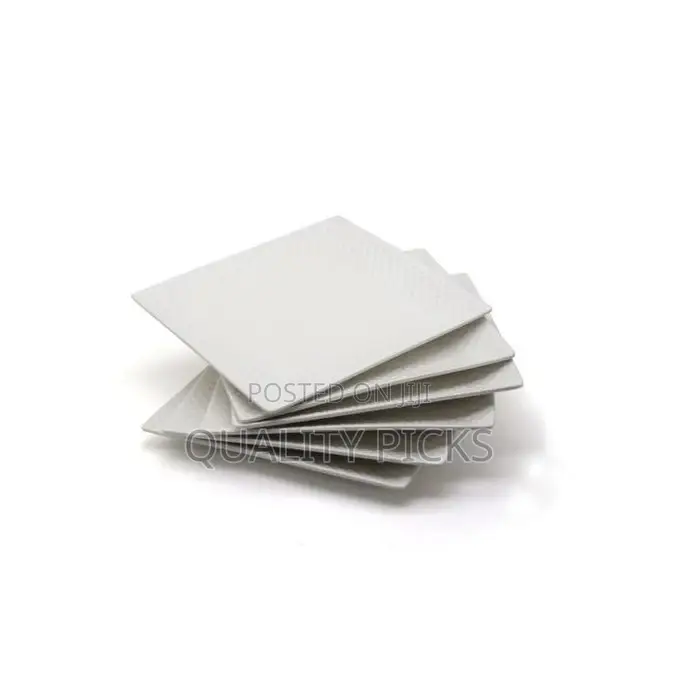 6 Pieces of Square Checked Plates