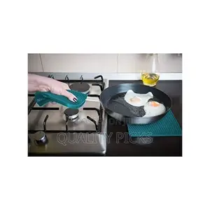 4 PC Square Silicone Trivet Pot Holders Drying Non-Slip Mats