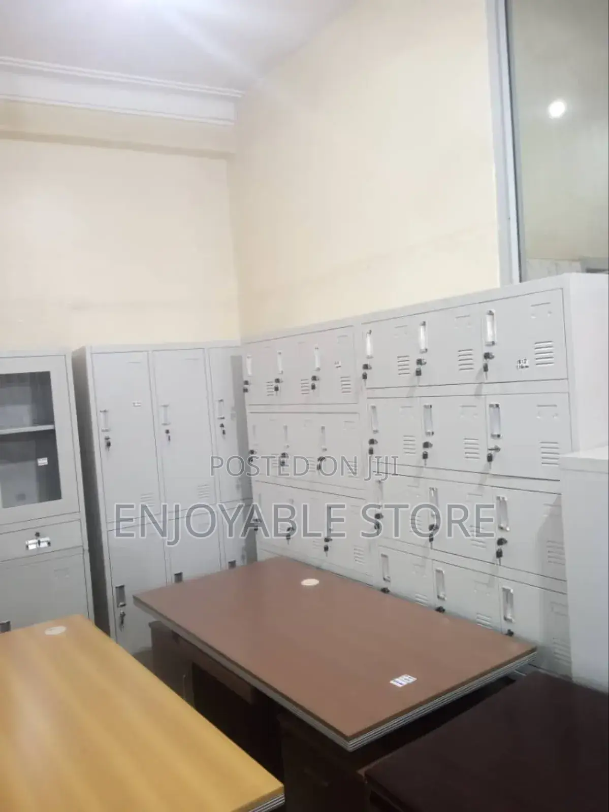 Lockers Lockers 15 Shelves