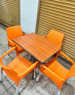 Square Table With 4 Plastic Chairs