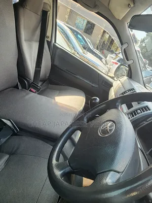 Toyota HiAce 2012 White