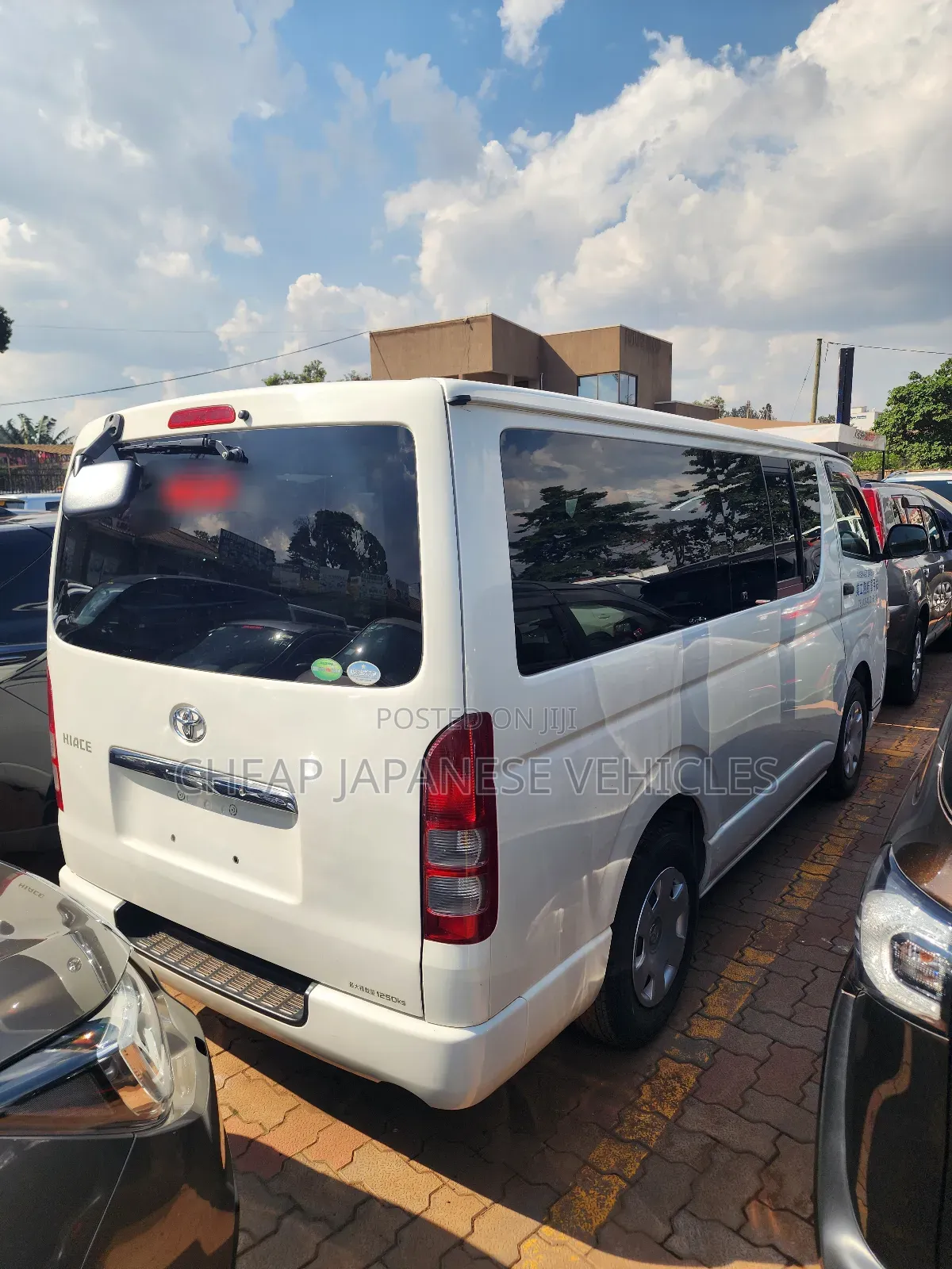 Toyota HiAce 2012 White