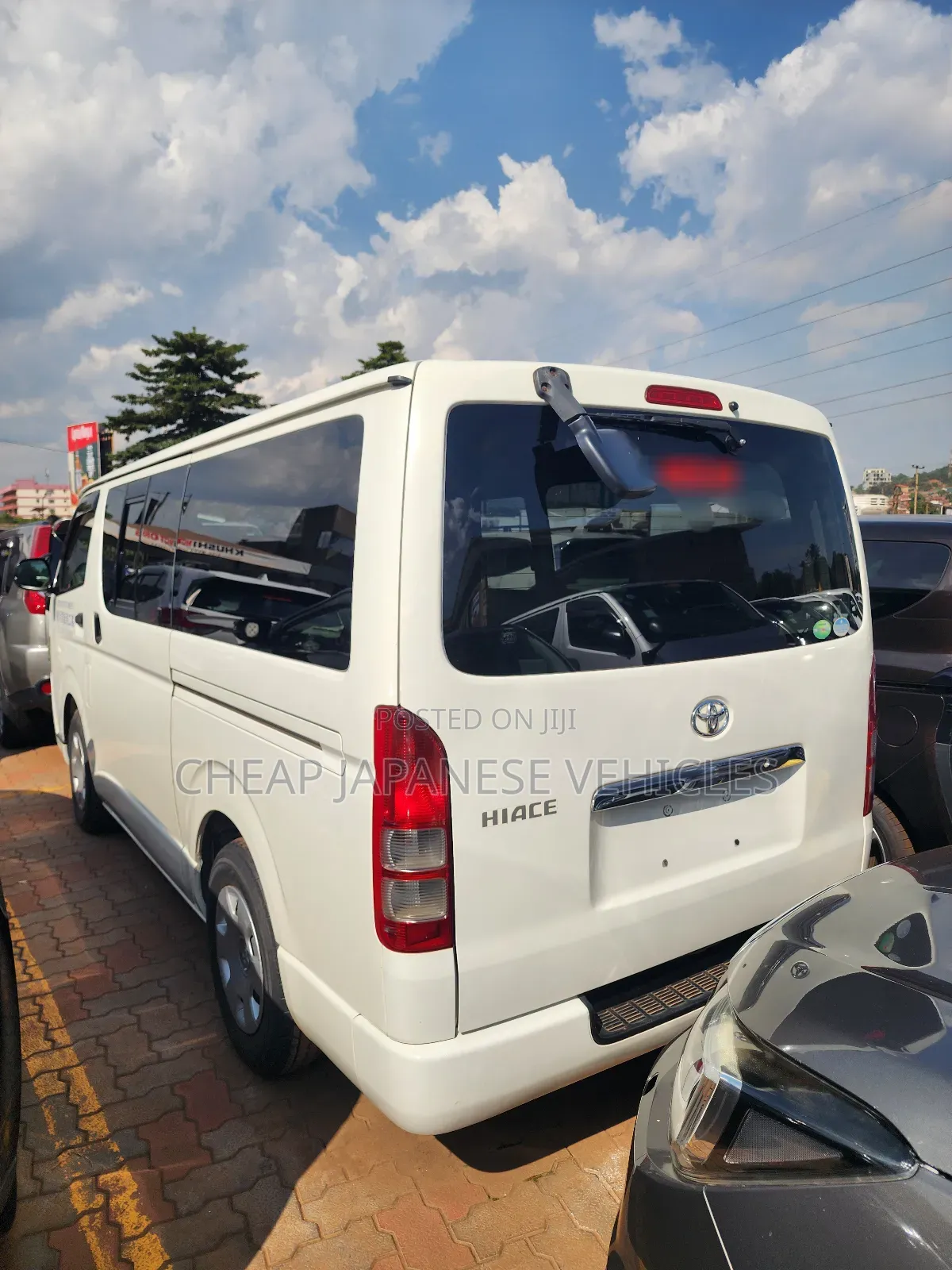 Toyota HiAce 2012 White