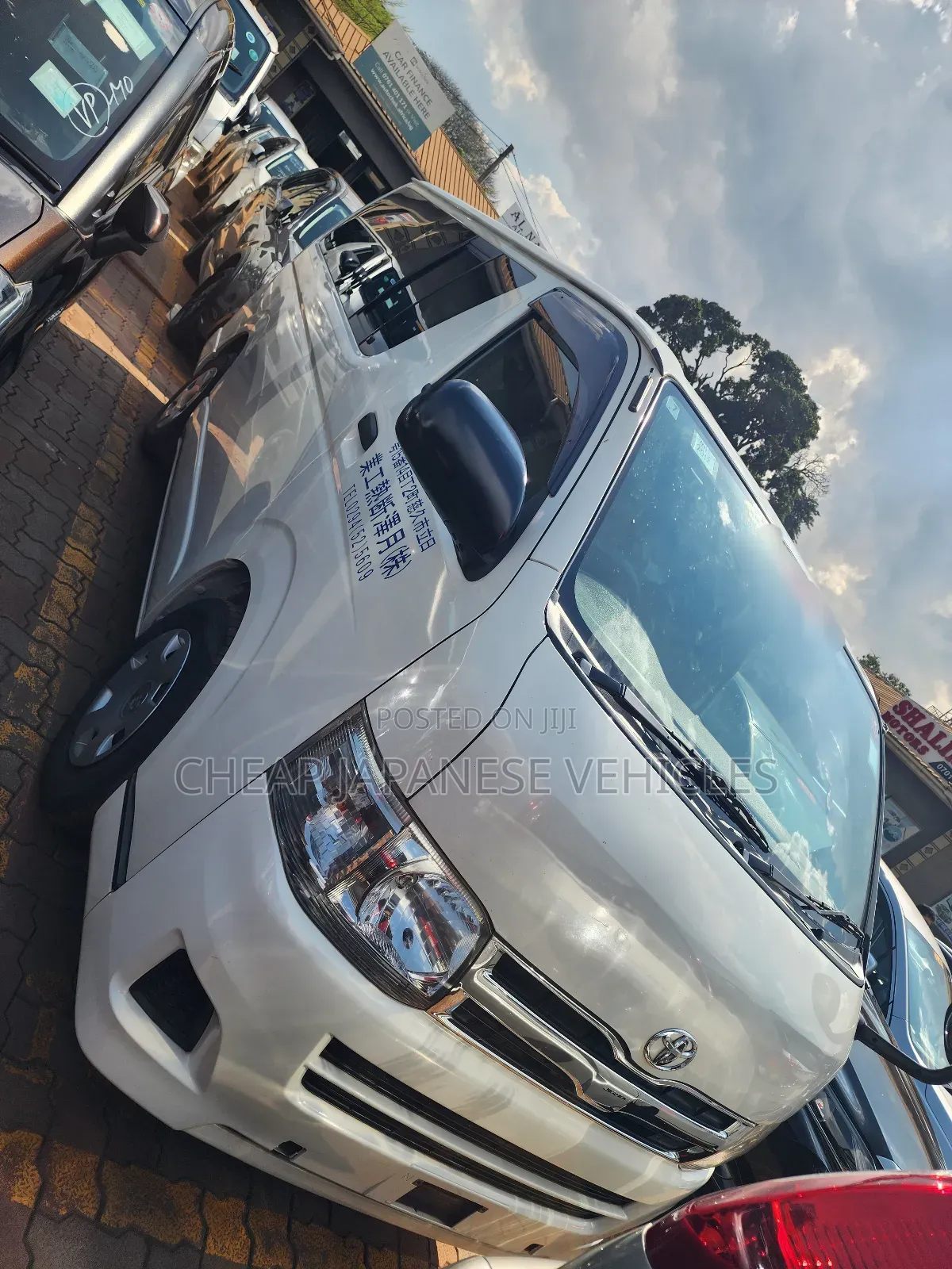 Toyota HiAce 2012 White