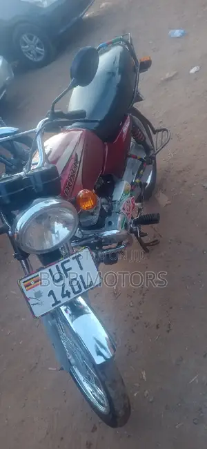 Bajaj Boxer 100 2021 Red