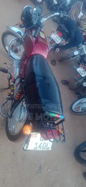 Bajaj Boxer 100 2021 Red
