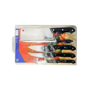 Wooden Chopping Board With Knives - Brown