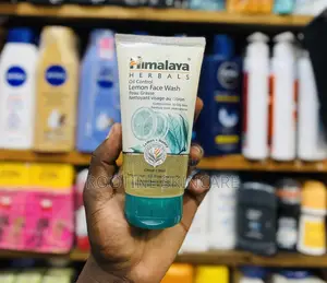 Himalaya Oil Control Lemon Face Wash