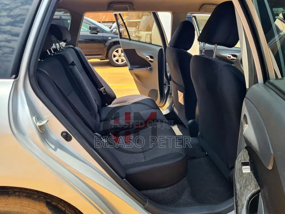 Toyota Corolla Fielder 2011 Silver