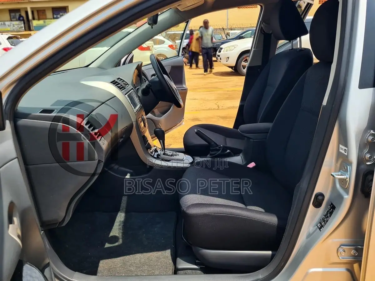 Toyota Corolla Fielder 2011 Silver