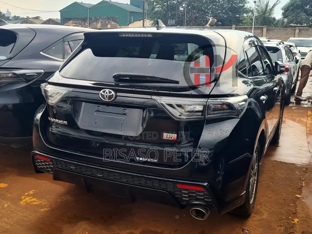 Toyota Harrier 2.0 2015 Black