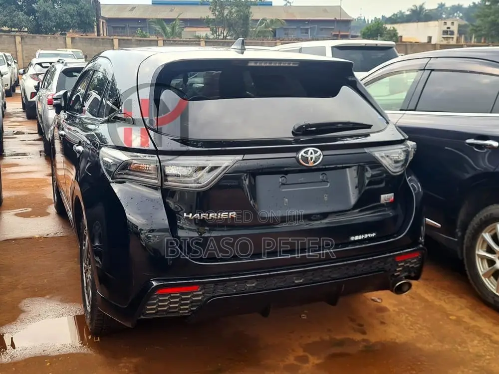 Toyota Harrier 2.0 2015 Black