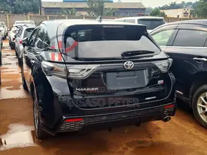 Toyota Harrier 2.0 2015 Black