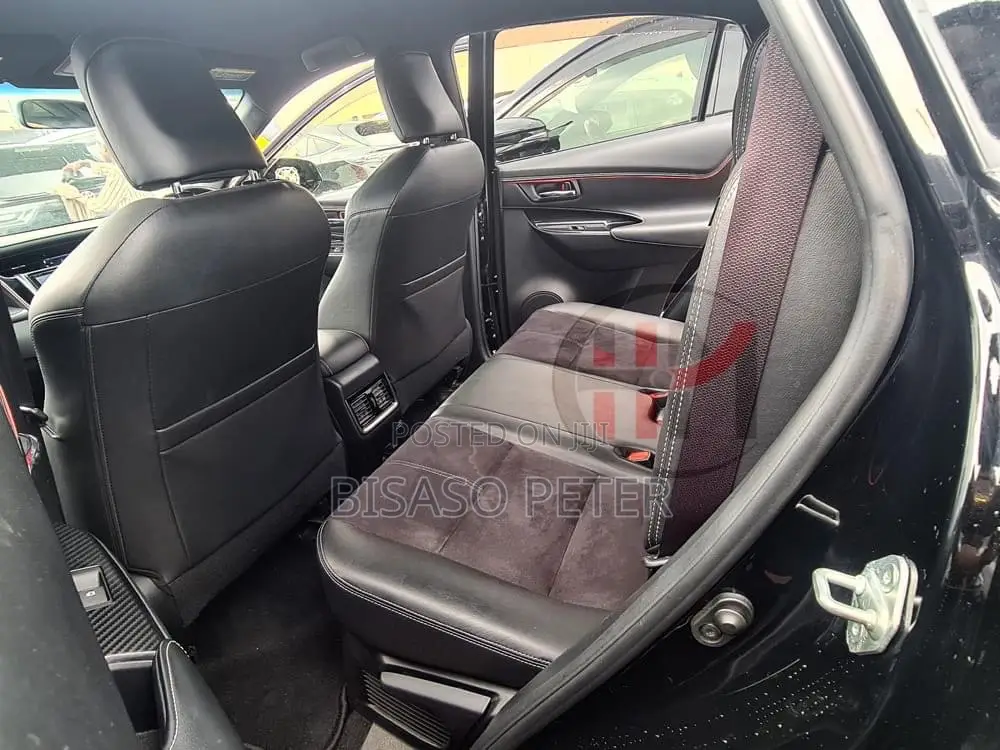 Toyota Harrier 2.0 2015 Black