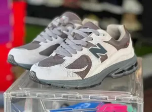New Balance 2002R Premium Sneakers
