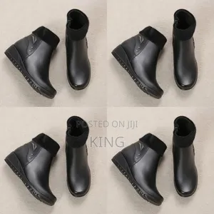 Black Simple Classic Boots