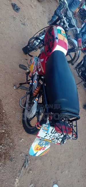 Bajaj Boxer 100 2021 Red