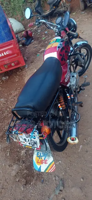 Bajaj Boxer 100 2021 Red