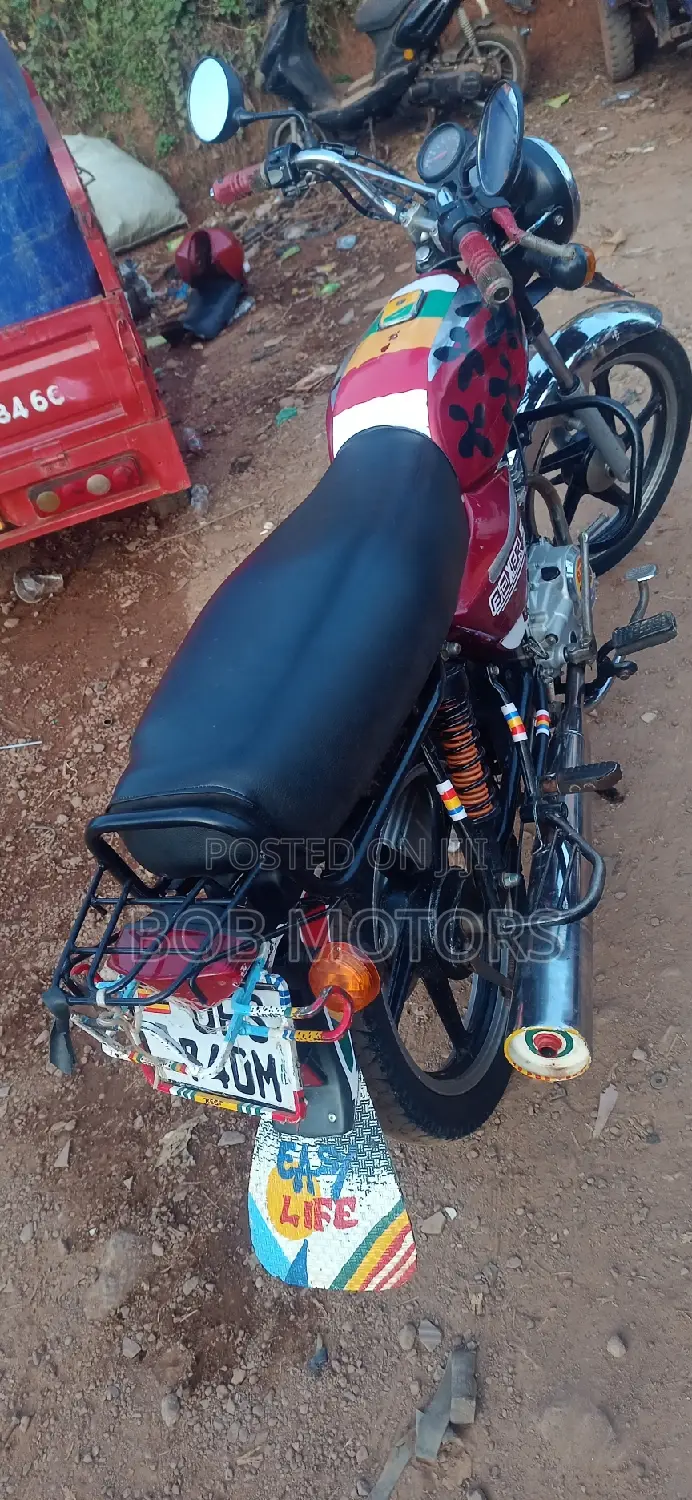 Bajaj Boxer 100 2021 Red