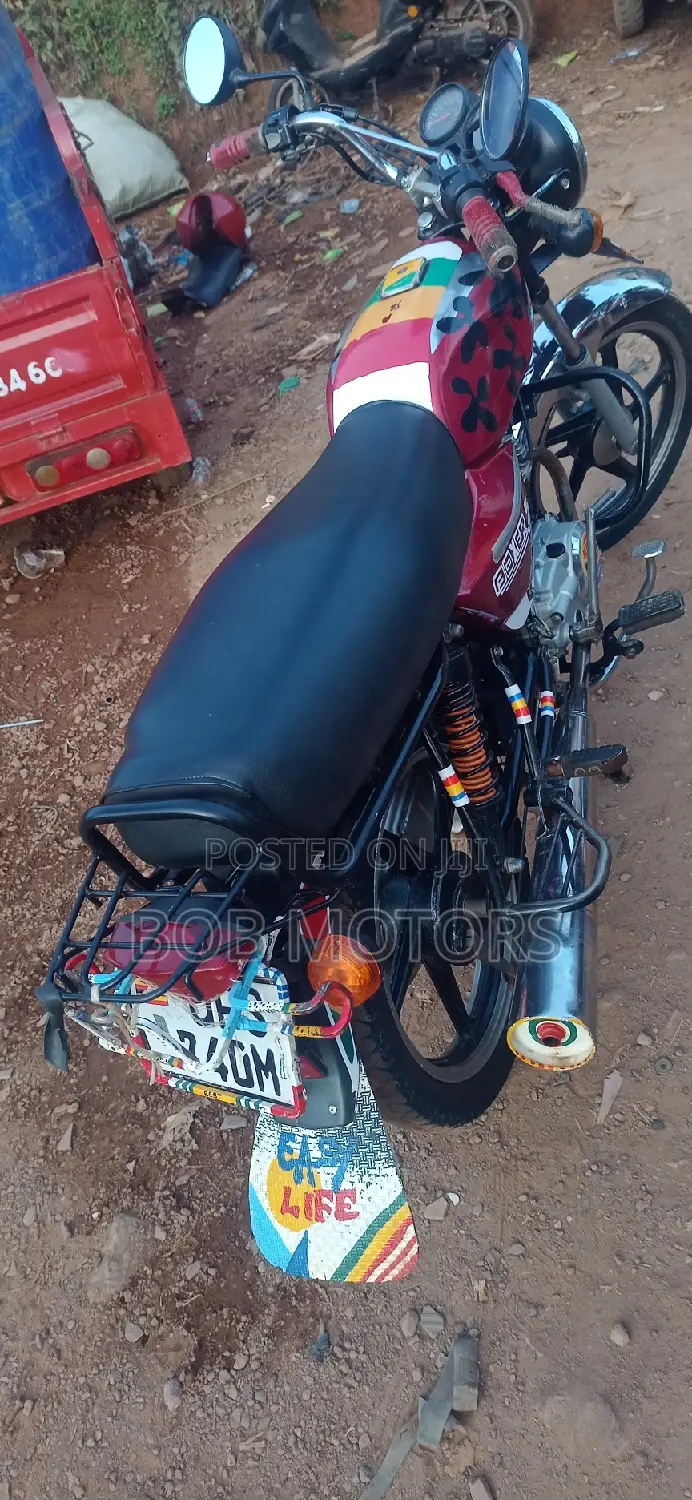 Bajaj Boxer 100 2021 Red