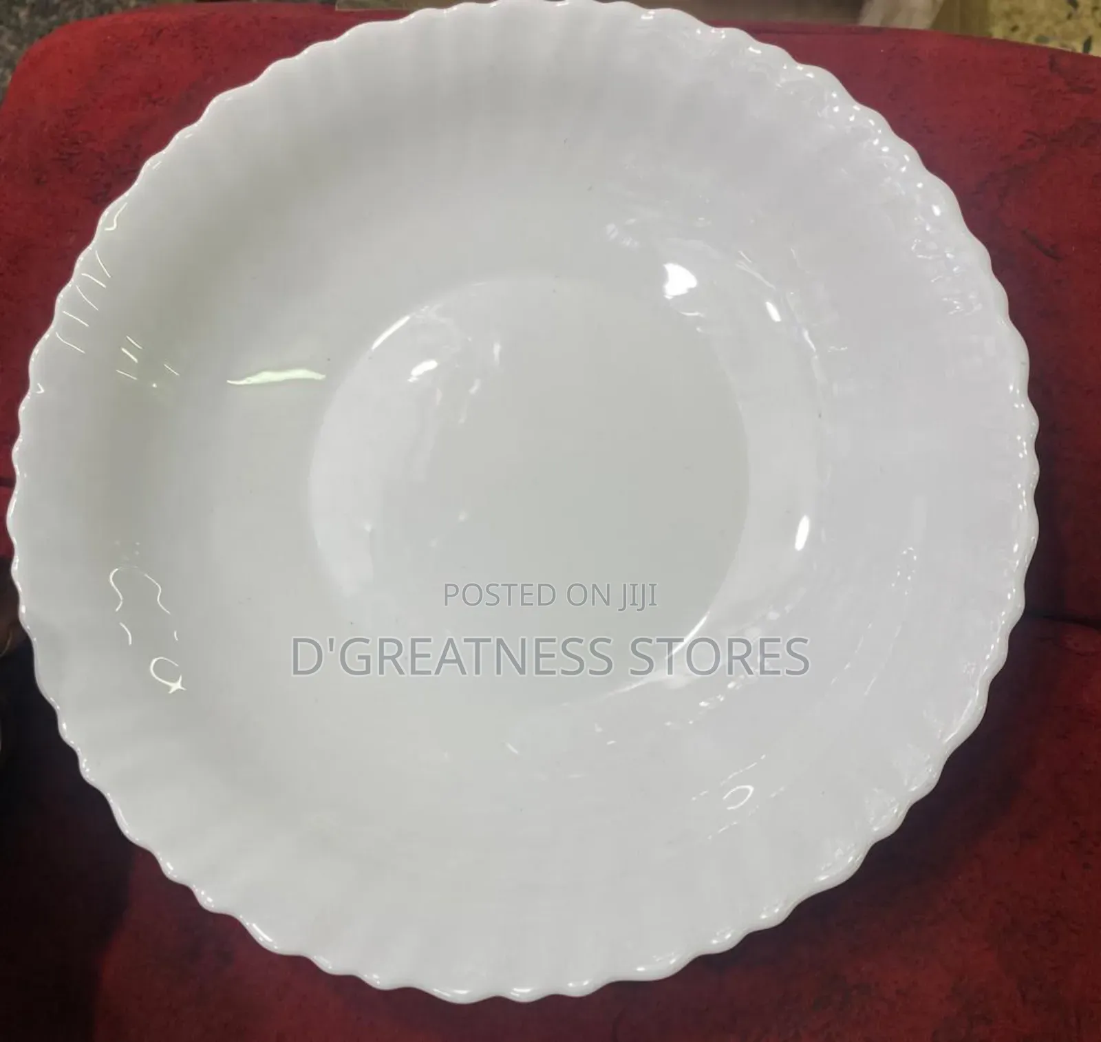 A Dozen of Dinner Plates (12pcs )