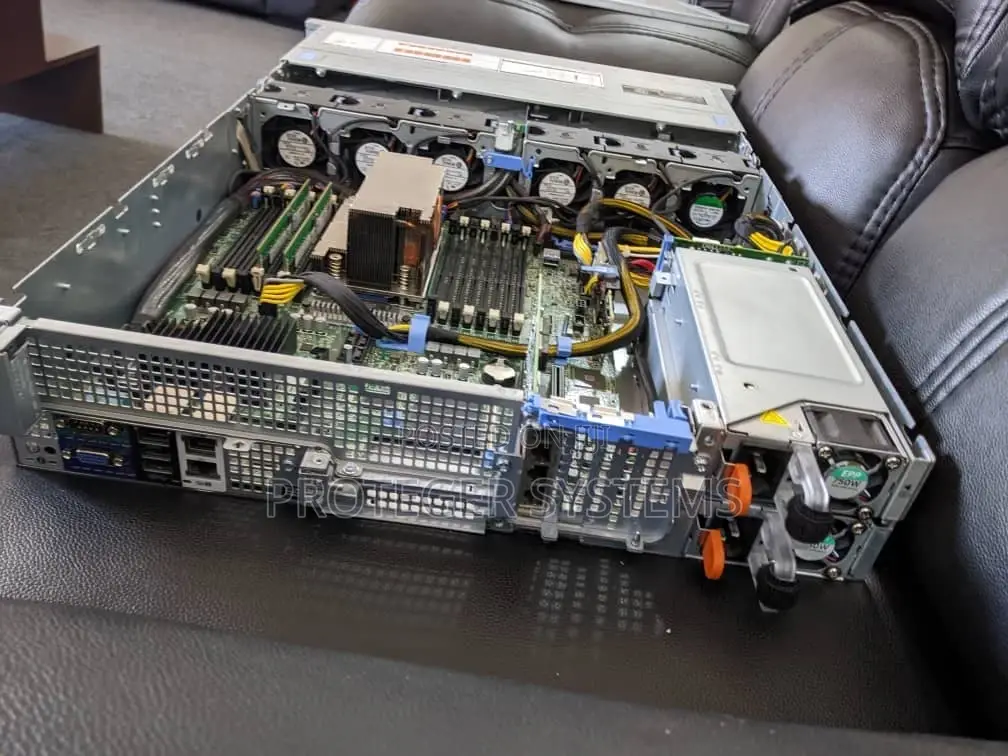 Server Dell PowerEdge R7415 32GB AMD HDD 3T