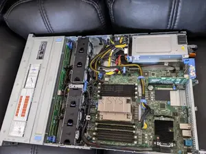 Server Dell PowerEdge R7415 32GB AMD HDD 3T