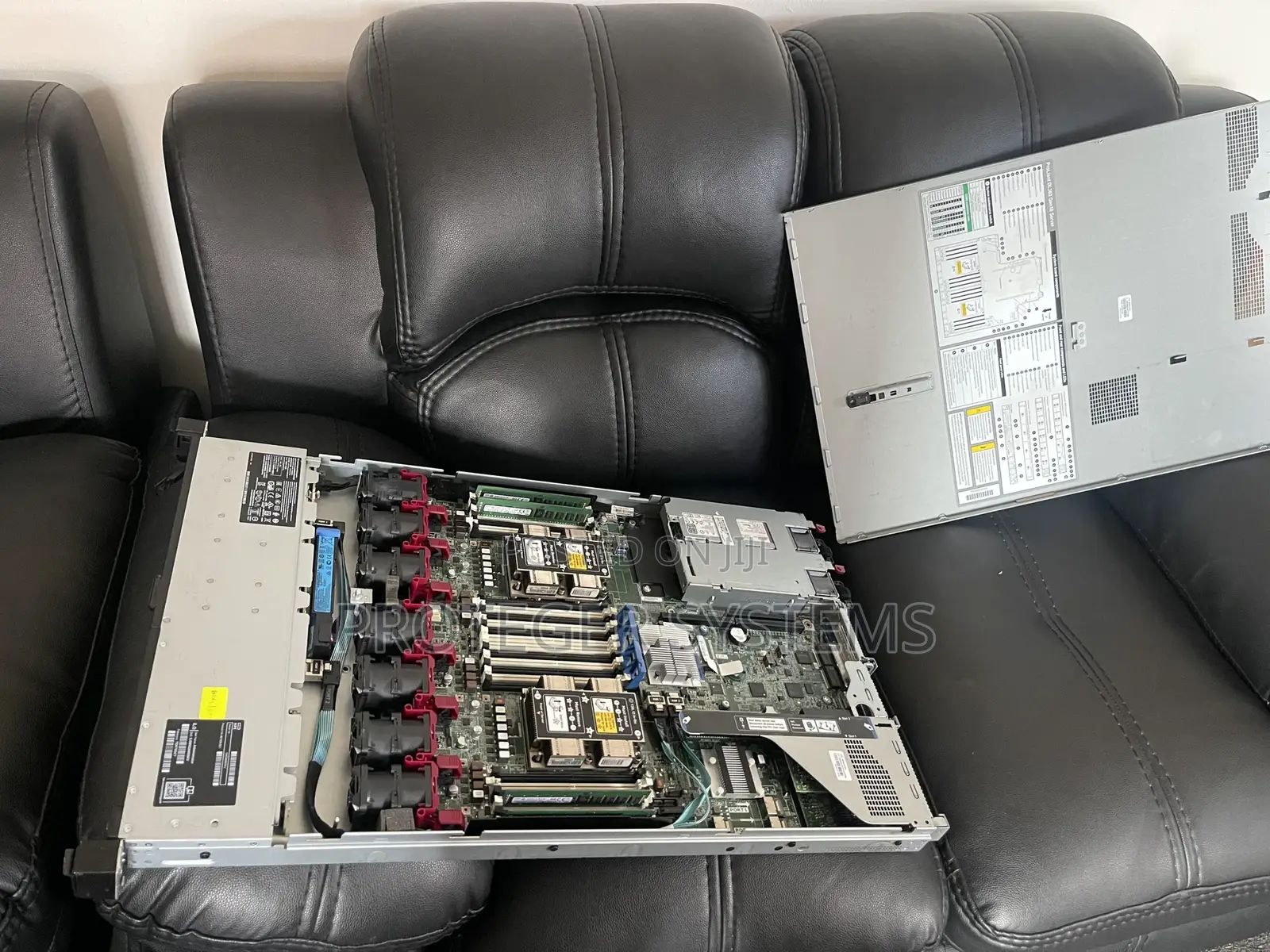 Server HP ProLiant DL360 Gen10 32GB Intel Xeon HDD 640GB