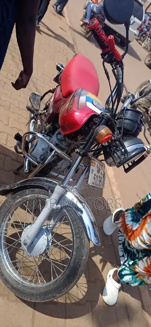 Bajaj Boxer 2021 Red