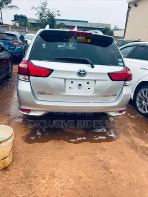 Toyota Corolla Fielder 2016 Silver