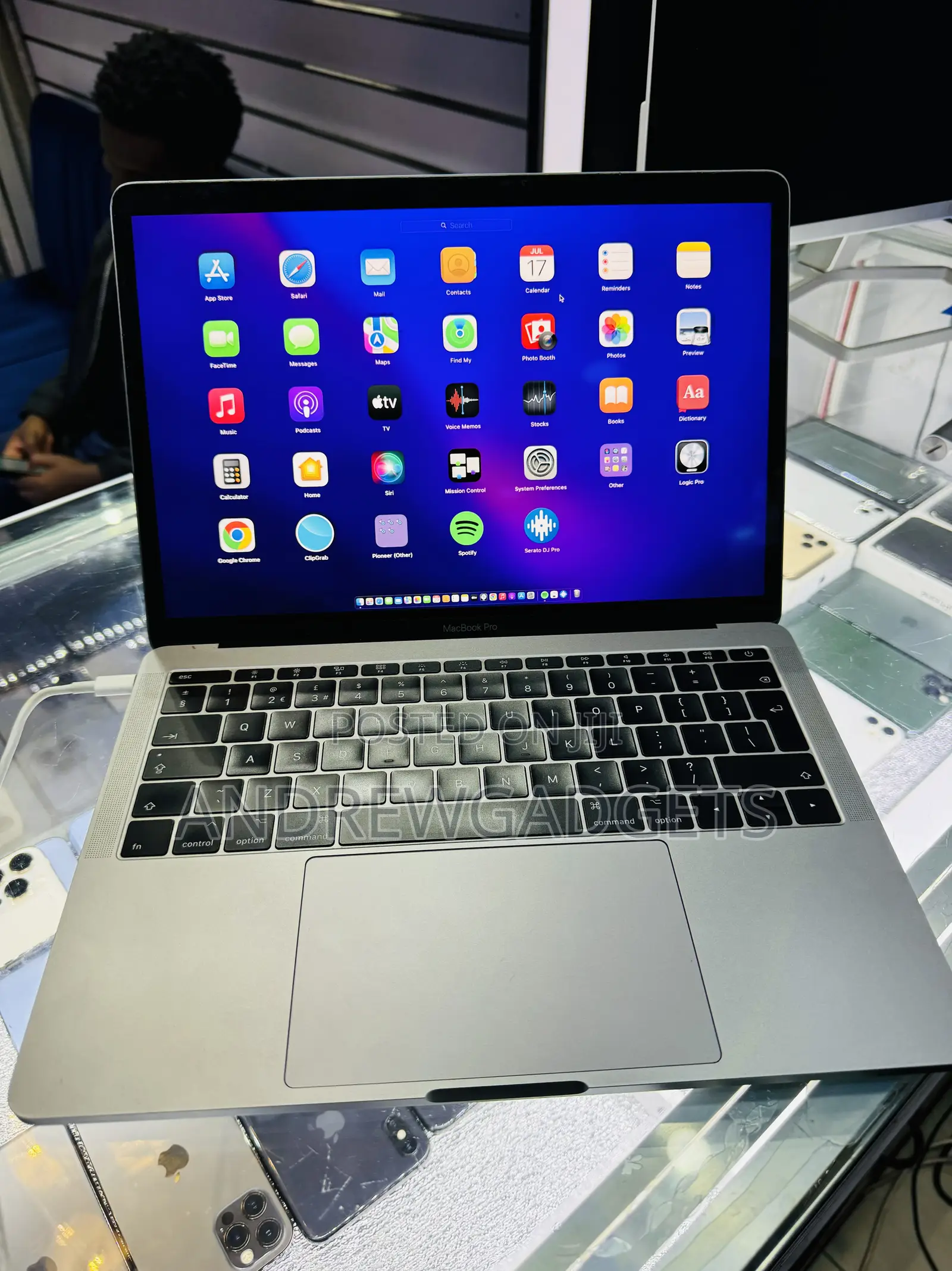 Laptop Apple MacBook Pro 2017 8GB Intel Core I5 SSD 256GB
