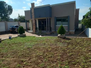 Furnished 4bdrm Villa in Kira for sale